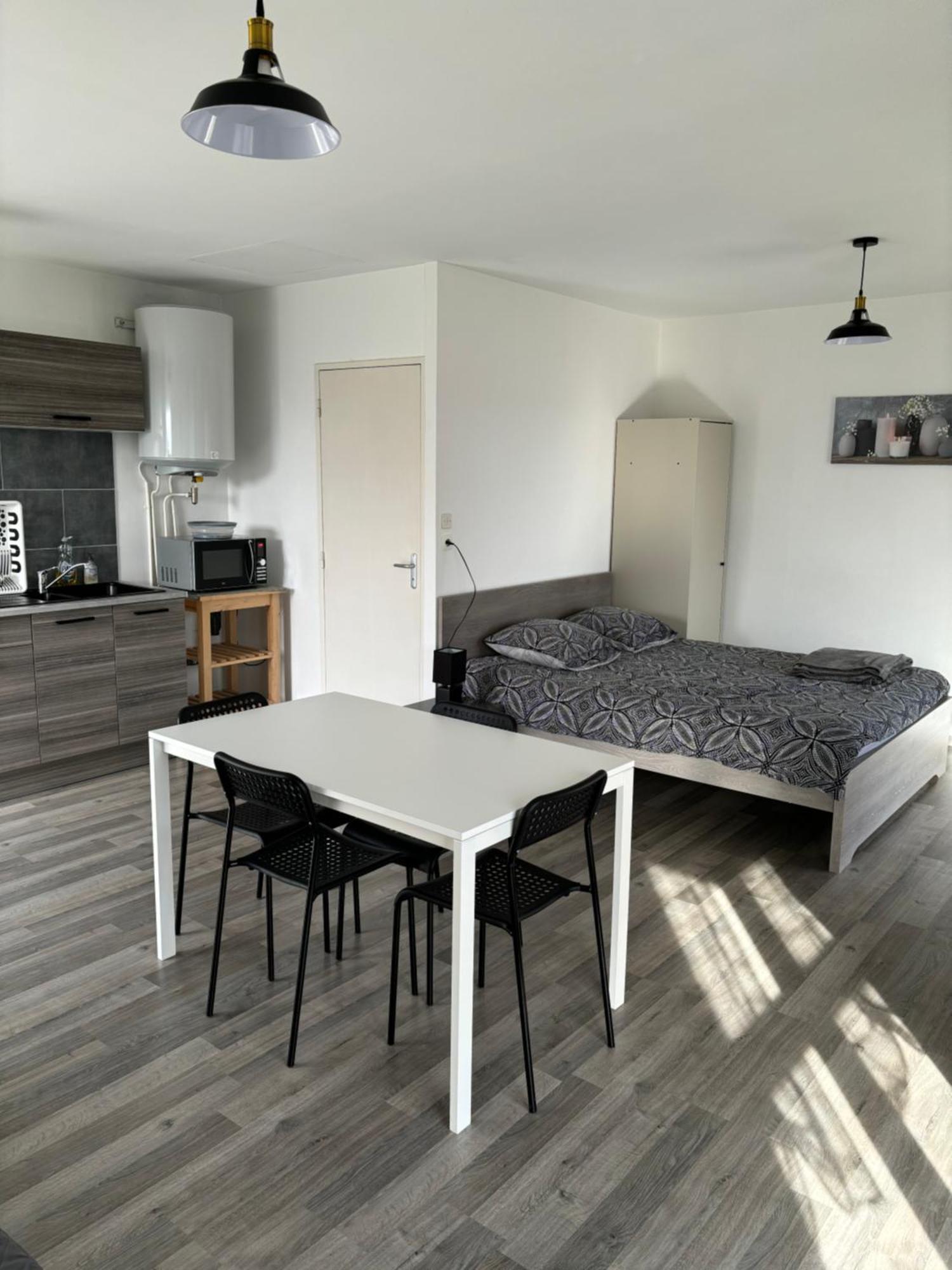 Studio Albert Avec Terrasse A Proximite De Metz Eksteriør billede